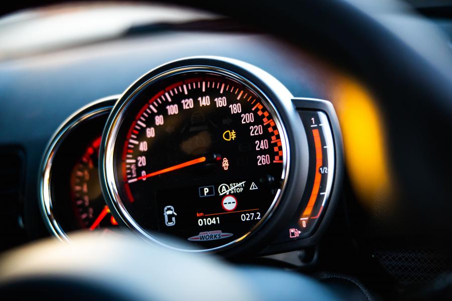 Панель приборов Mini John Cooper Works Clubman (F54) 2019 года  (AU) (фото 11 из 38)